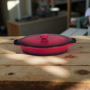 Brand New Red Parini Ceramic Oval Baker with Lid Nonstick Bakeware Dish Sealed